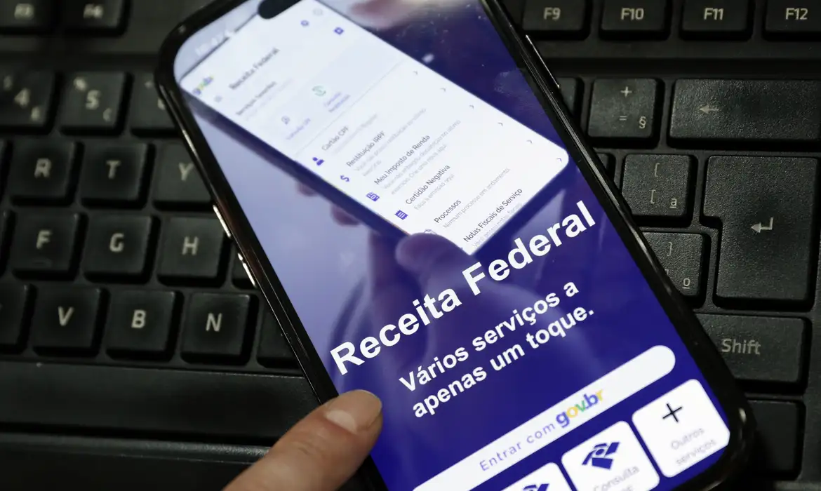 Receita paga hoje 1º lote de restituição do Imposto de Renda 2026
