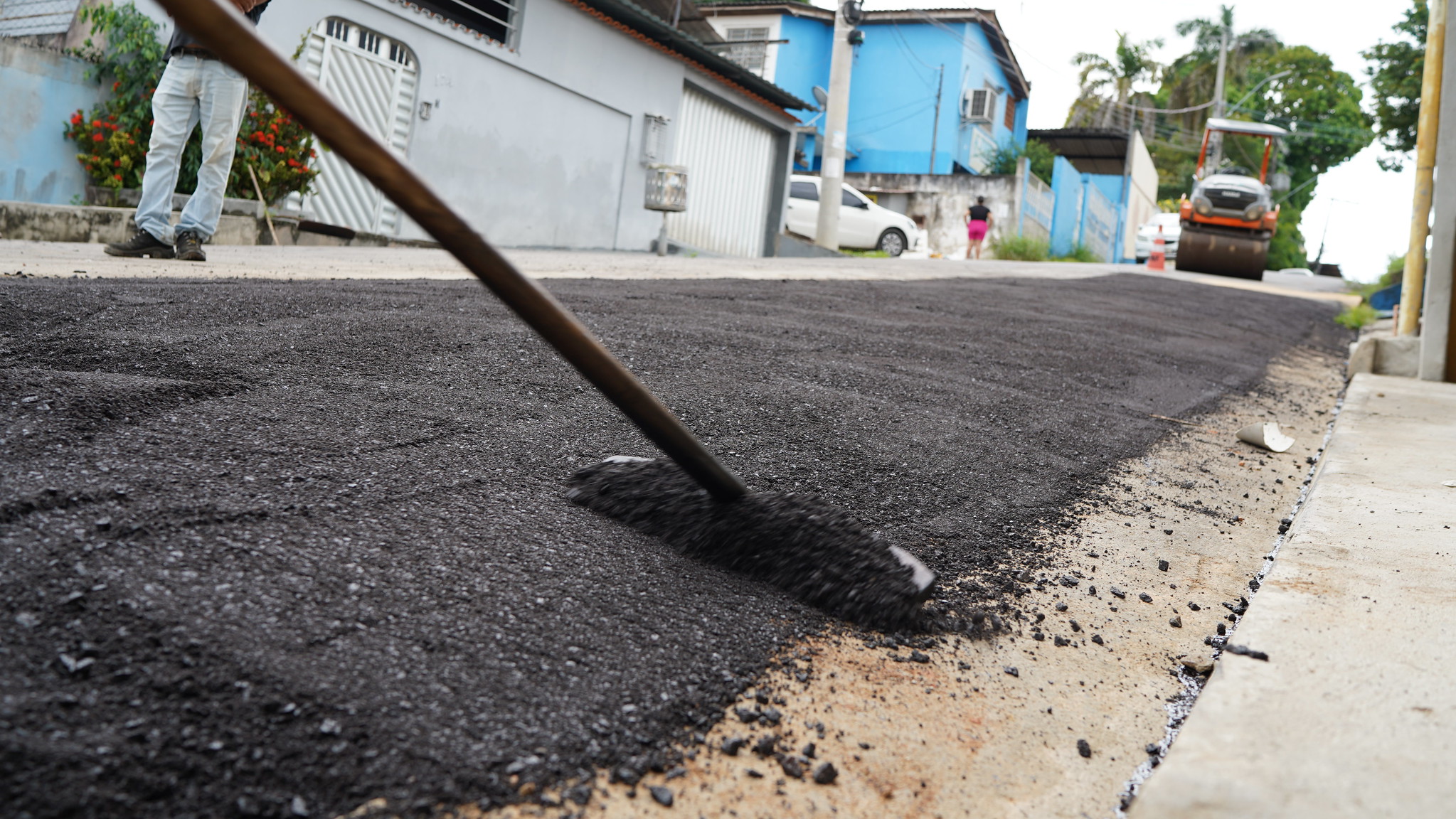 Prefeitura lança pacote de obras para recapear 67 ruas na zona Norte de Manaus