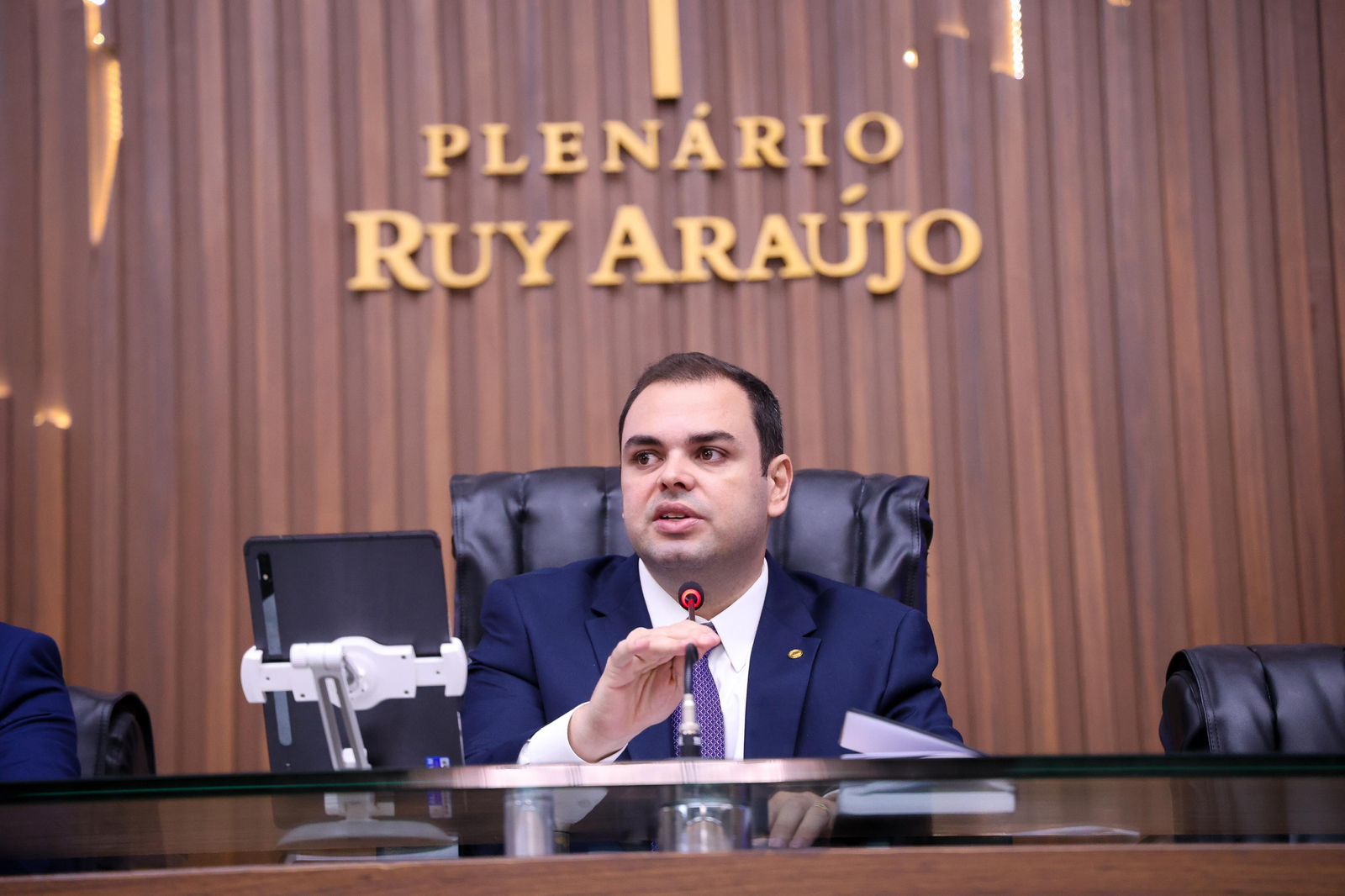 Roberto Cidade propõe articulação para minimizar alta dos combustíveis no AM