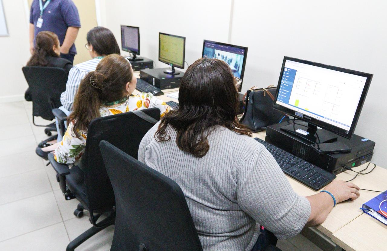 Câmara abre inscrições para cursos de informática e inglês em Manaus