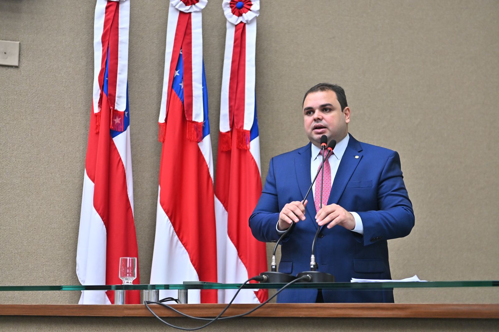 Roberto Cidade pede esclarecimentos sobre 14 barragens de mineração, em Presidente Figueiredo