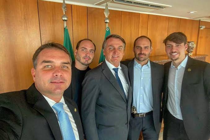 Bolsonaro pede ao STF para receber os filhos no Dia dos Pais