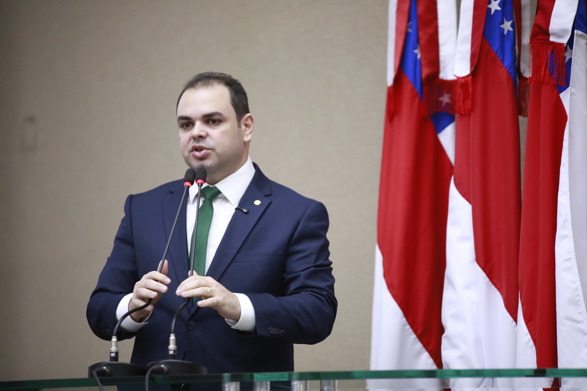 Roberto Cidade suspende contratos de empresas da família com o Governo