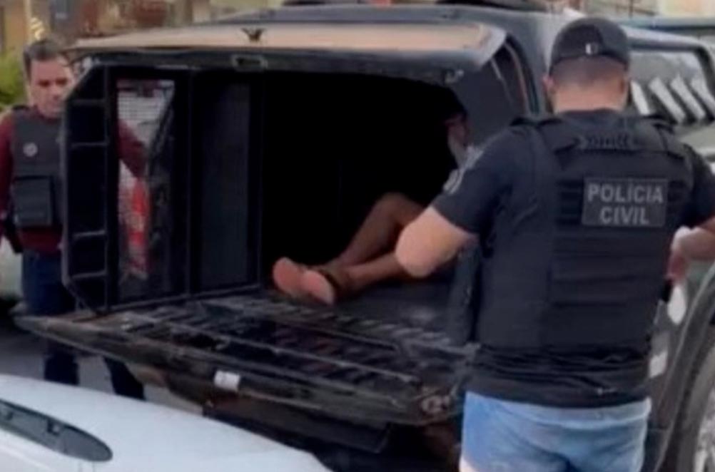 Homem é preso após morder e arrancar lábio de ex-namorada