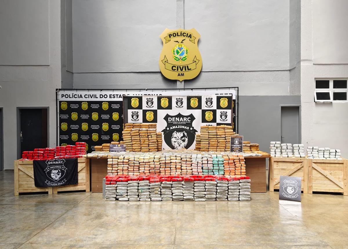 Vídeo: Denarc encontra 700 quilos de skunk escondidos em galpão na zona Norte de Manaus