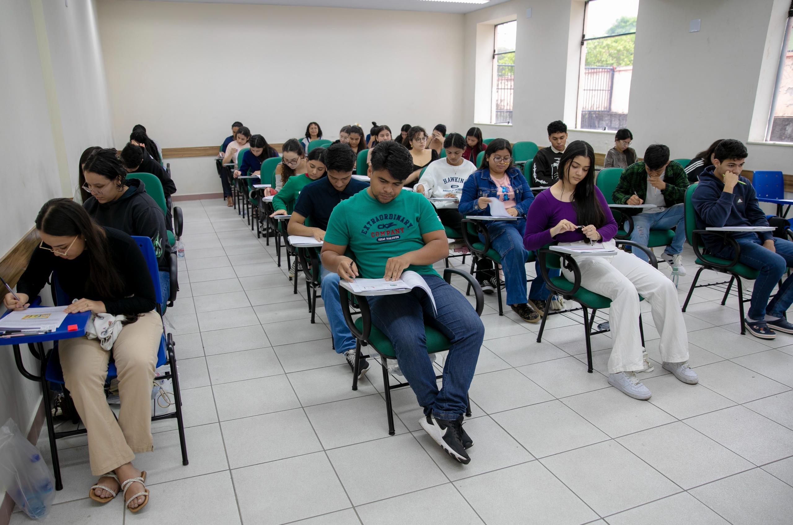 UEA inicia aplicação das provas do SIS e Vestibular 2025 neste domingo (26/10)