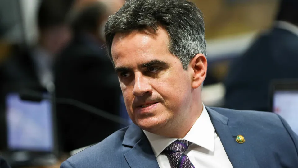 Ciro Nogueira diz que pediu a Bolsonaro que defina seu apoio à Presidência até fim do ano