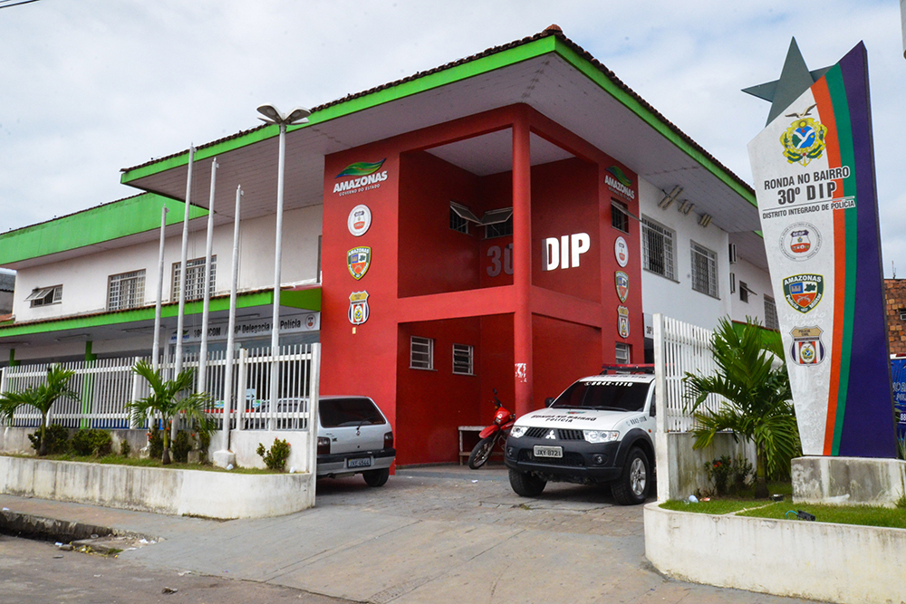 Professor é preso por importunação sexual contra alunas