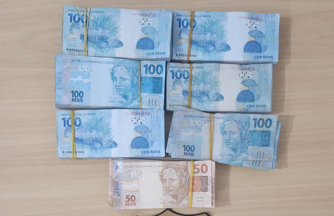 Peruana suspeita de lavagem de dinheiro é presa com R$ 64 mil em Tabatinga