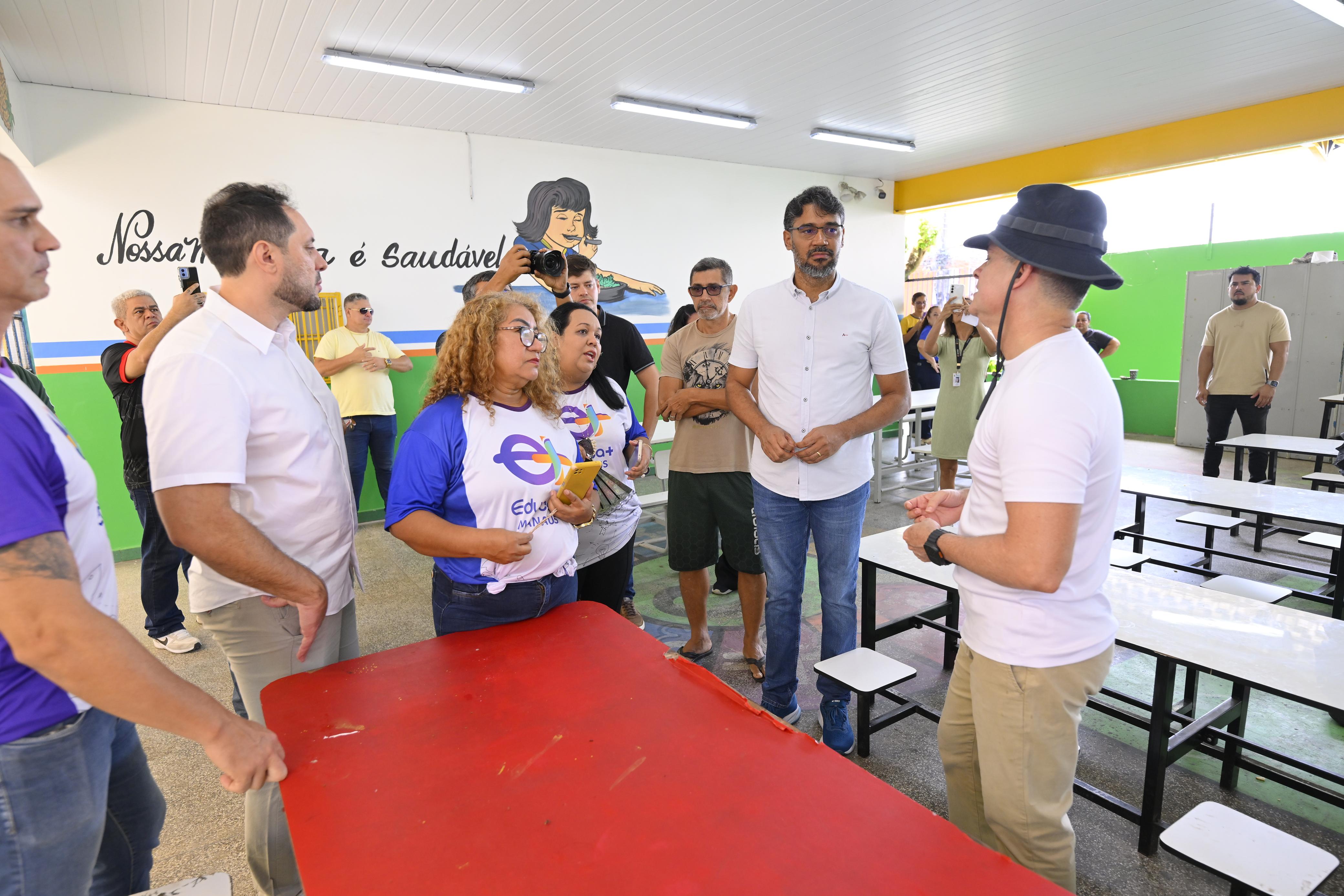 David Almeida vistoria obras de escolas municipais e anuncia entregas em novembro