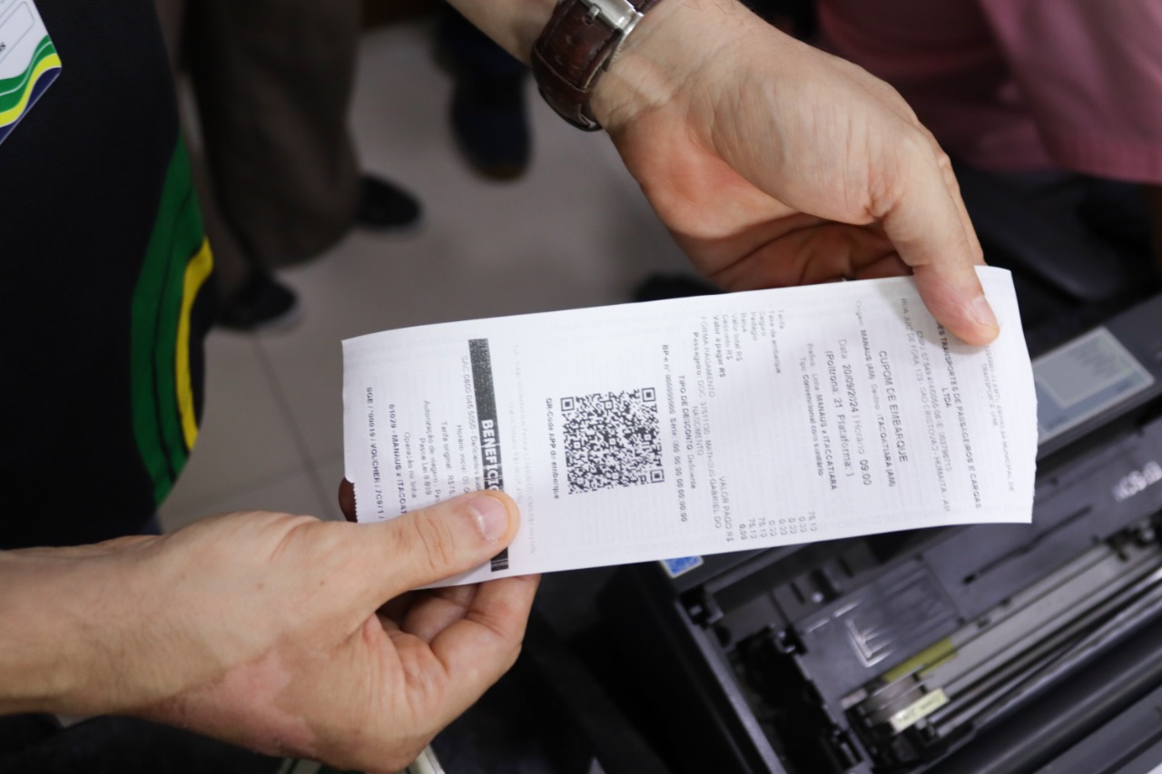 Procon-AM alerta consumidores na compra de passagens aéreas e fluviais para Parintins