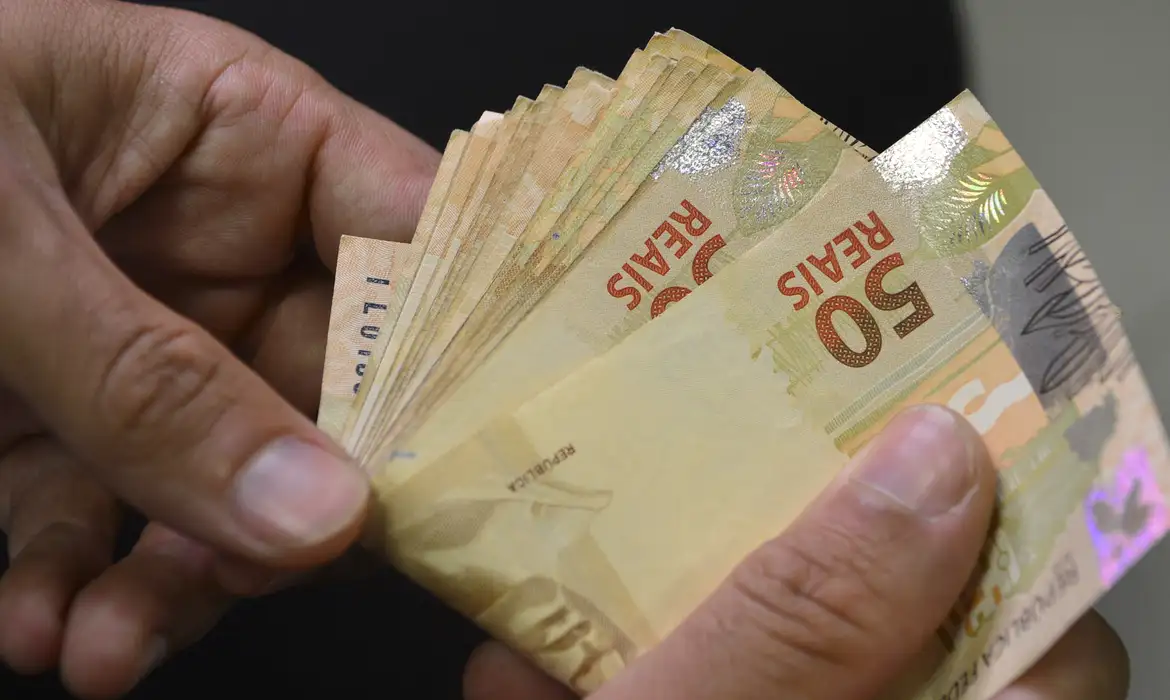 Novo Desenrola começa a valer nesta terça-feira; veja como participar