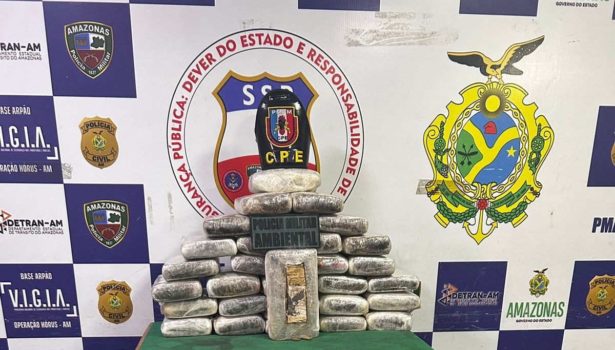 Passageiro é preso com mais de 36 quilos de drogas dentro de bagagens