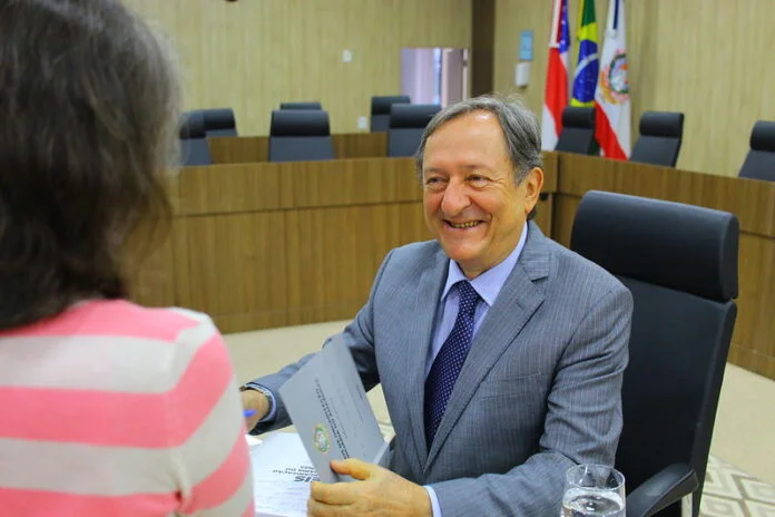 Naufrágio no rio Amazonas é tema de livro do desembargador Cezar Bandiera