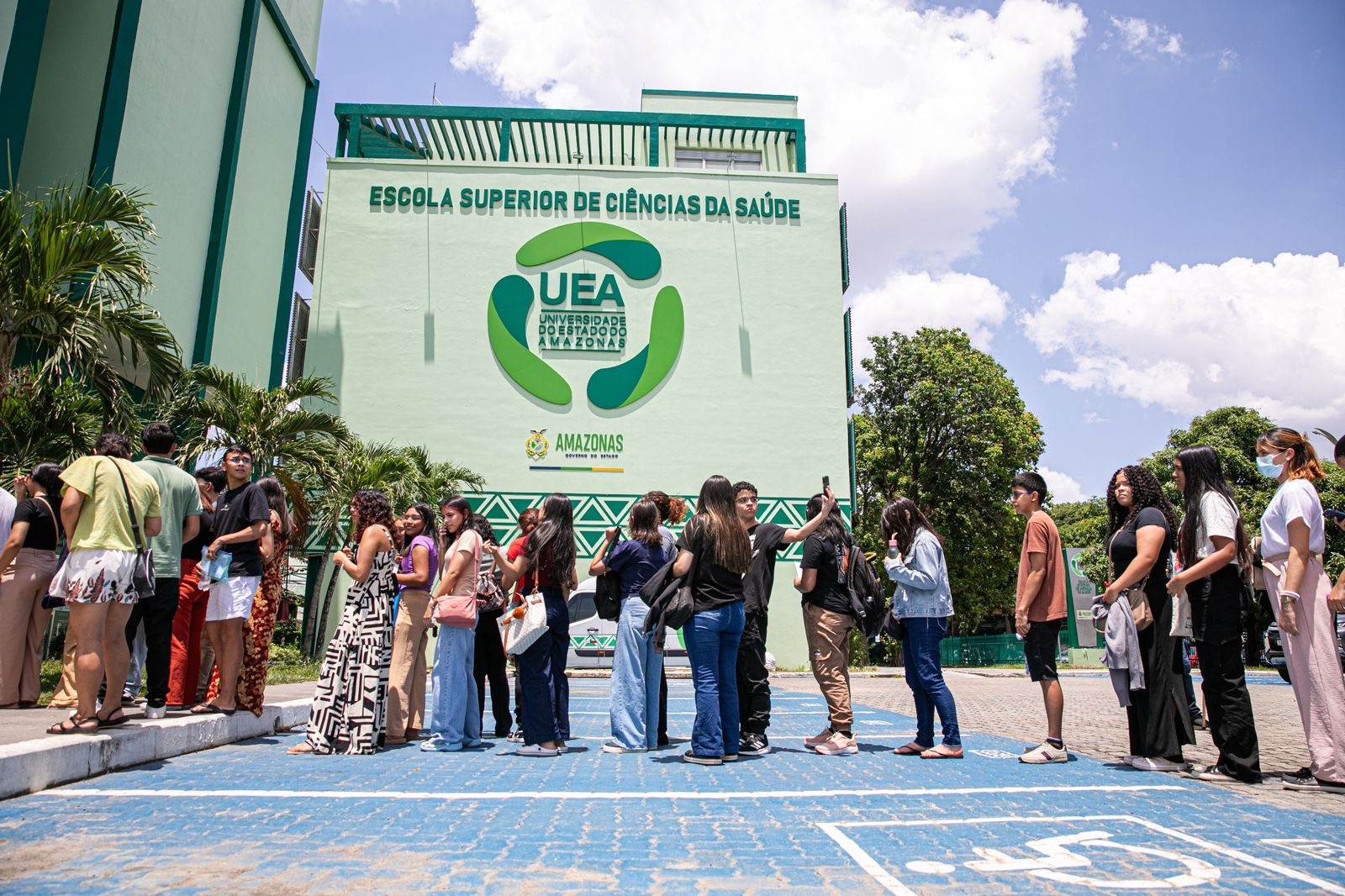 UEA aplica as provas do Vestibular 2025 nesta segunda-feira (27/10)