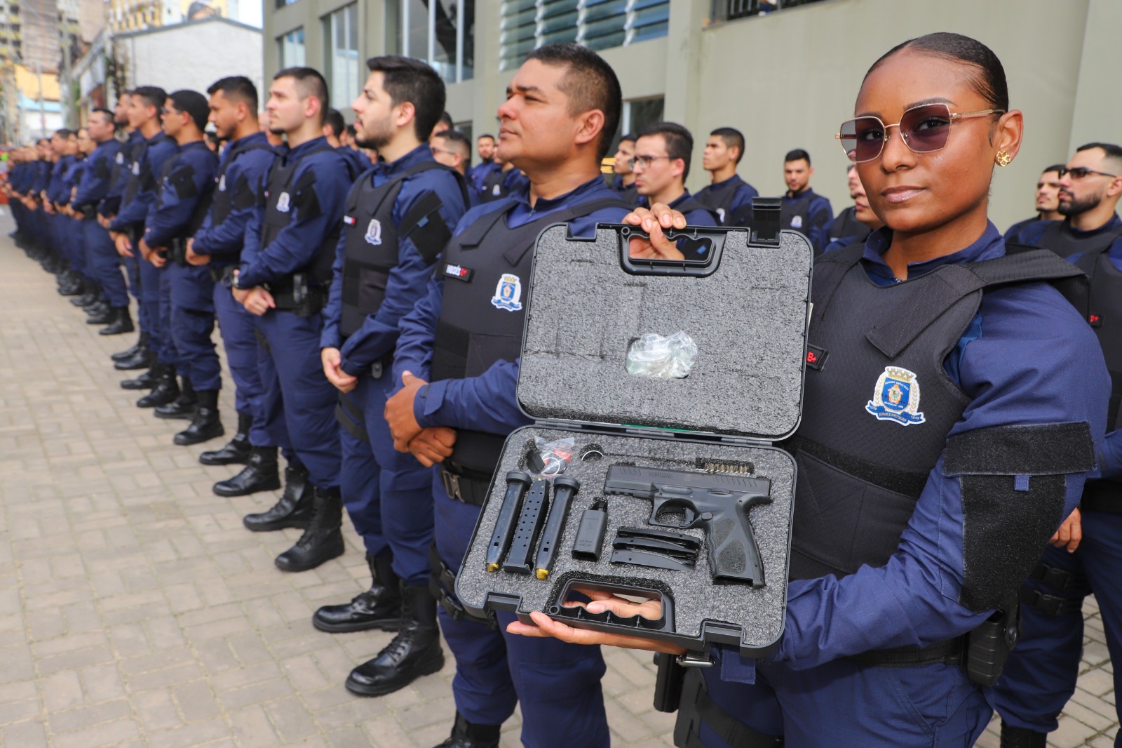 David Almeida anuncia aquisição de mil armas e cria fundo para segurança