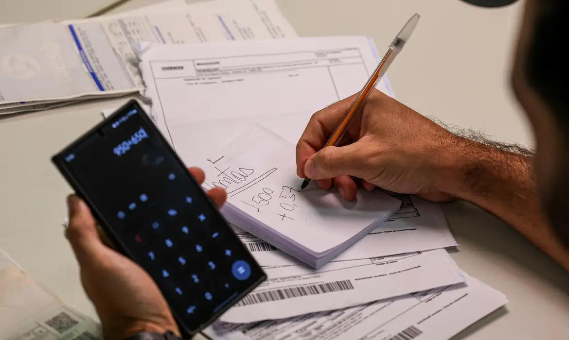 Serasa prorroga mutirão e disponibiliza 0800 para quitar  dívidas com bancos