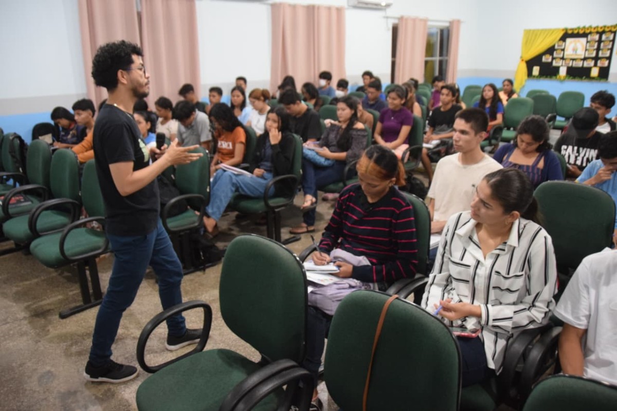 Prefeitura de Parintins inicia aulas do Cursinho Pré-vestibular gratuito nesta sexta (25)