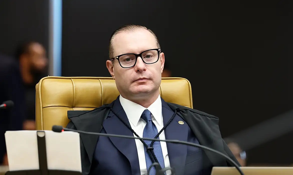 Zanin pede manifestação da Anatel sobre acesso à internet nas eleições