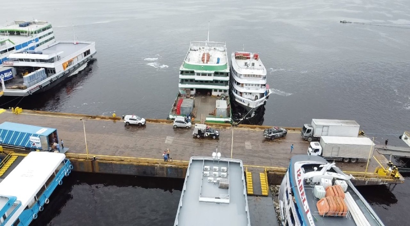 Tripulante é assassinado a facadas dentro de embarcação no porto de Manaus