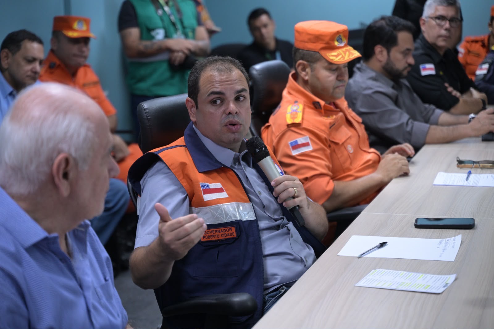 Roberto Cidade reforça ações de combate à estiagem e às queimadas