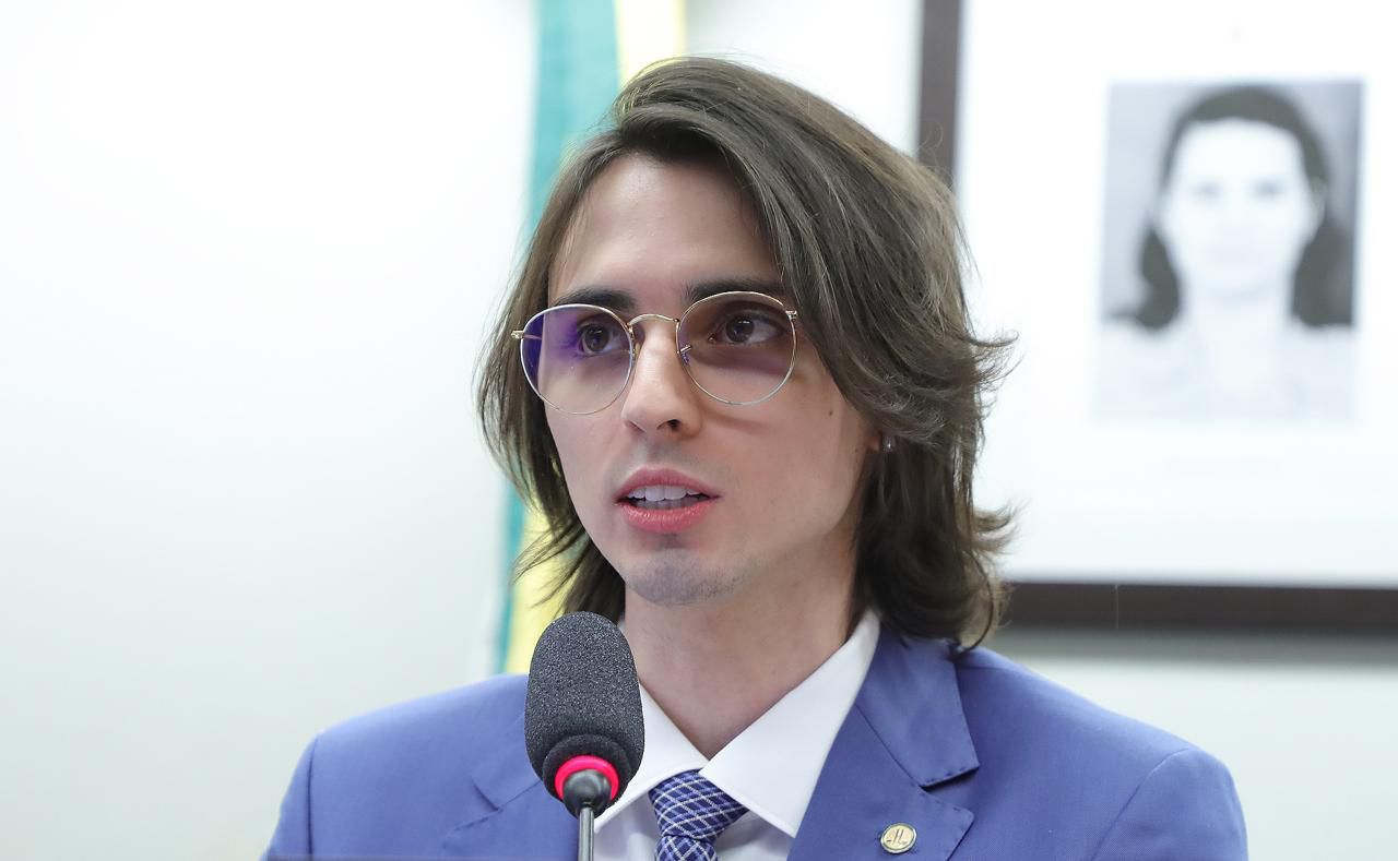 Amom aprova projeto que isenta pessoas com fibromialgia de pagamento no IR