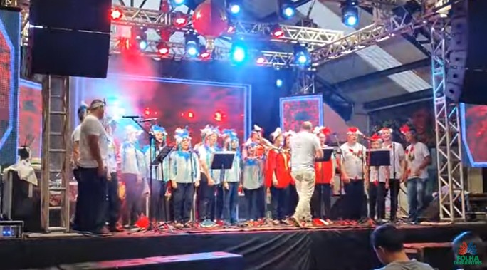 Coral homenageia bois de Parintins no Natal de Sarandi, no RS