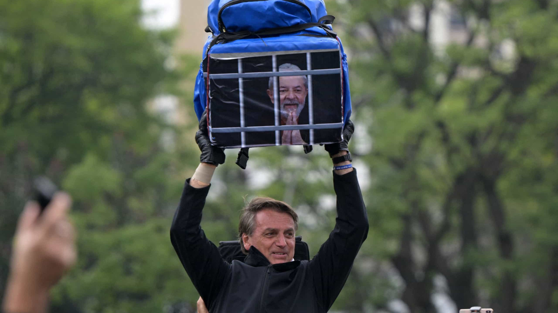 Jair Bolsonaro inelegível x Lula