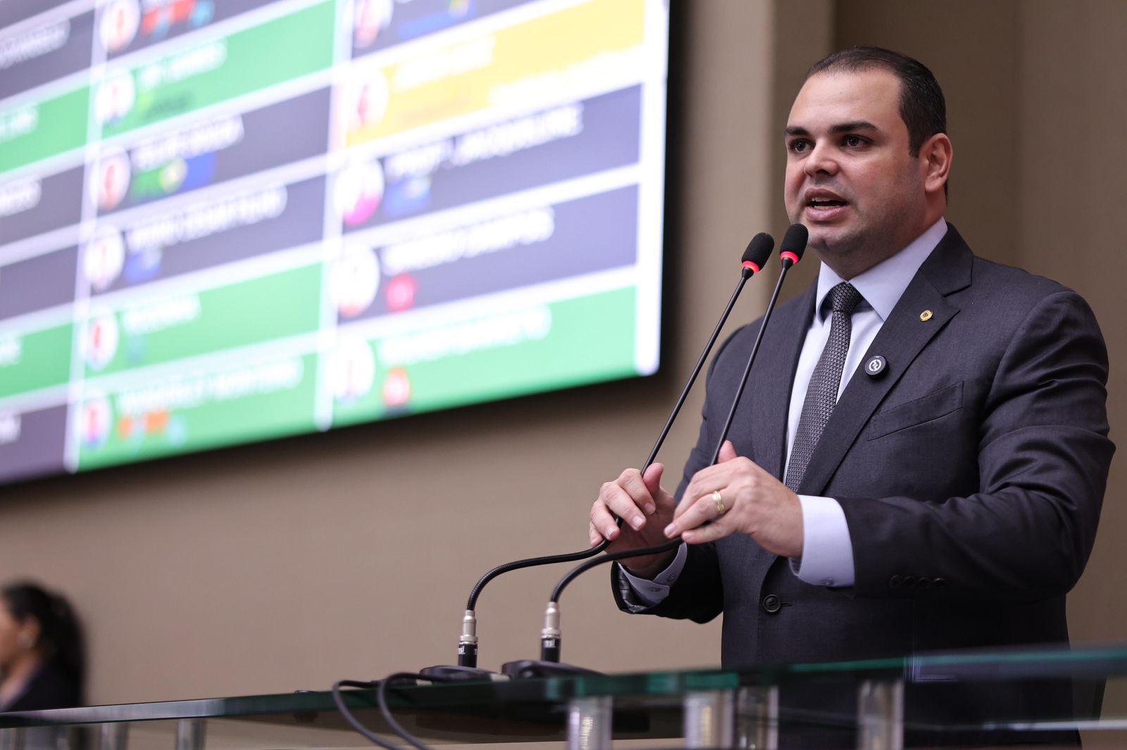 Projeto de Roberto Cidade incentiva comércio a apoiar entregadores no AM