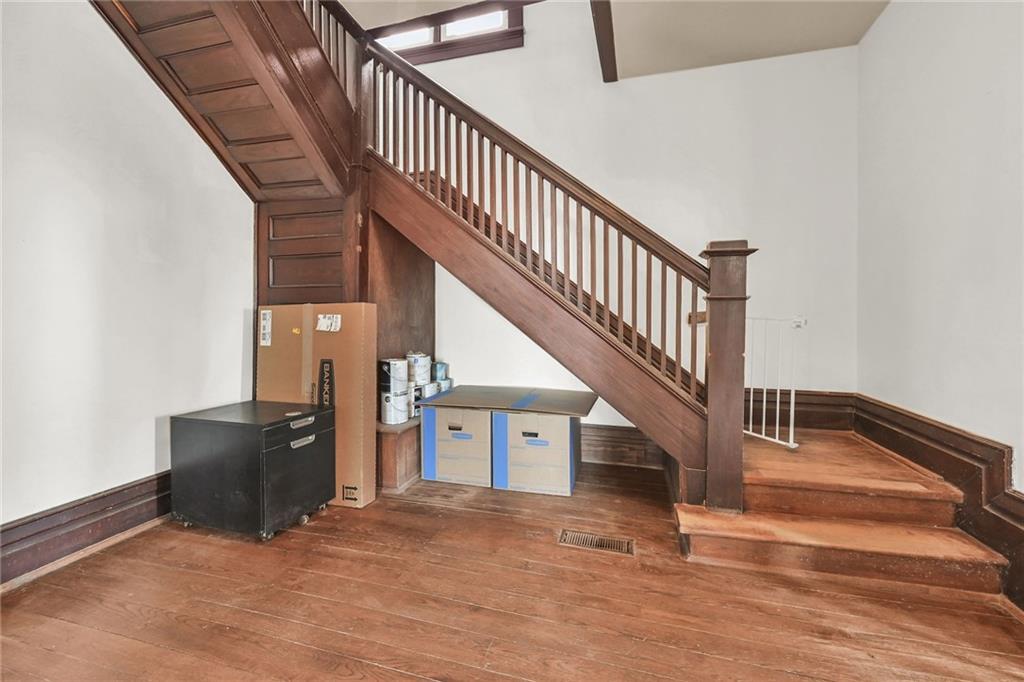 1830 17 Haldimand Road, Cayuga, Ontario For Sale 4,550,000 — Chuck