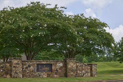 The Lakes at NorthRiver entrace