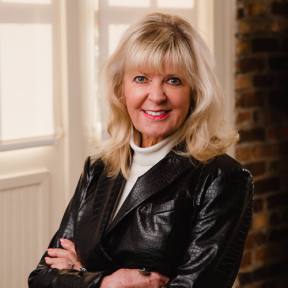 DeeDee Davis Agent Photo