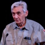 Howard_Zinn_at_lectern_cropped