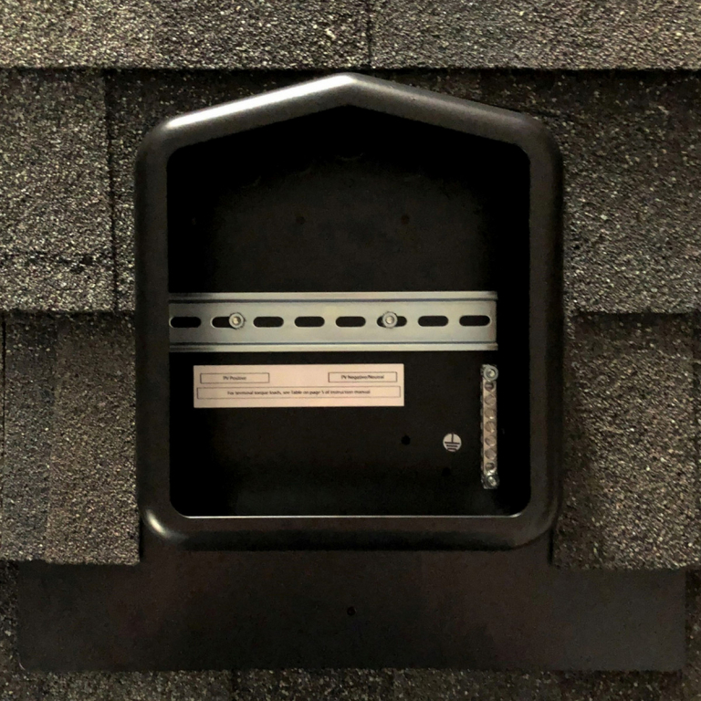 SolaDeck 0999 Roof Mount Outdoor Pass-thru Enclosure