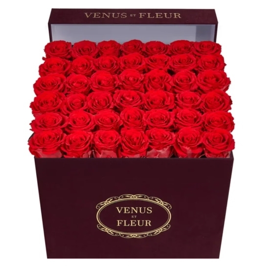 MileagePlus Merchandise Awards. Venus et Fleur Large Square Pink Suede