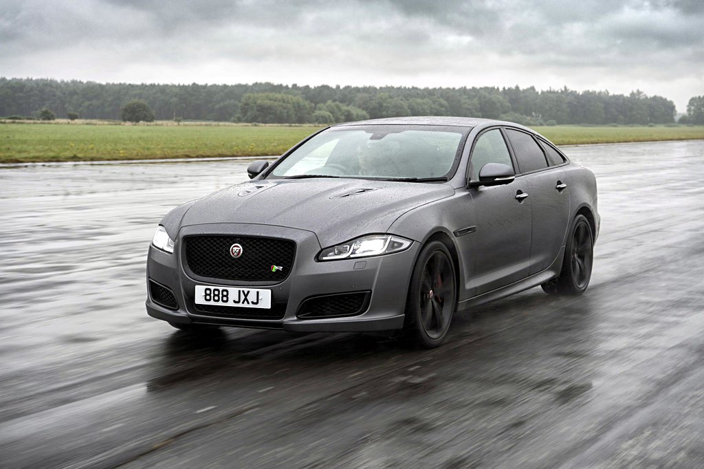 Así es el nuevo Jaguar XJR575, una superberlina que ahora alcanza 575 CV