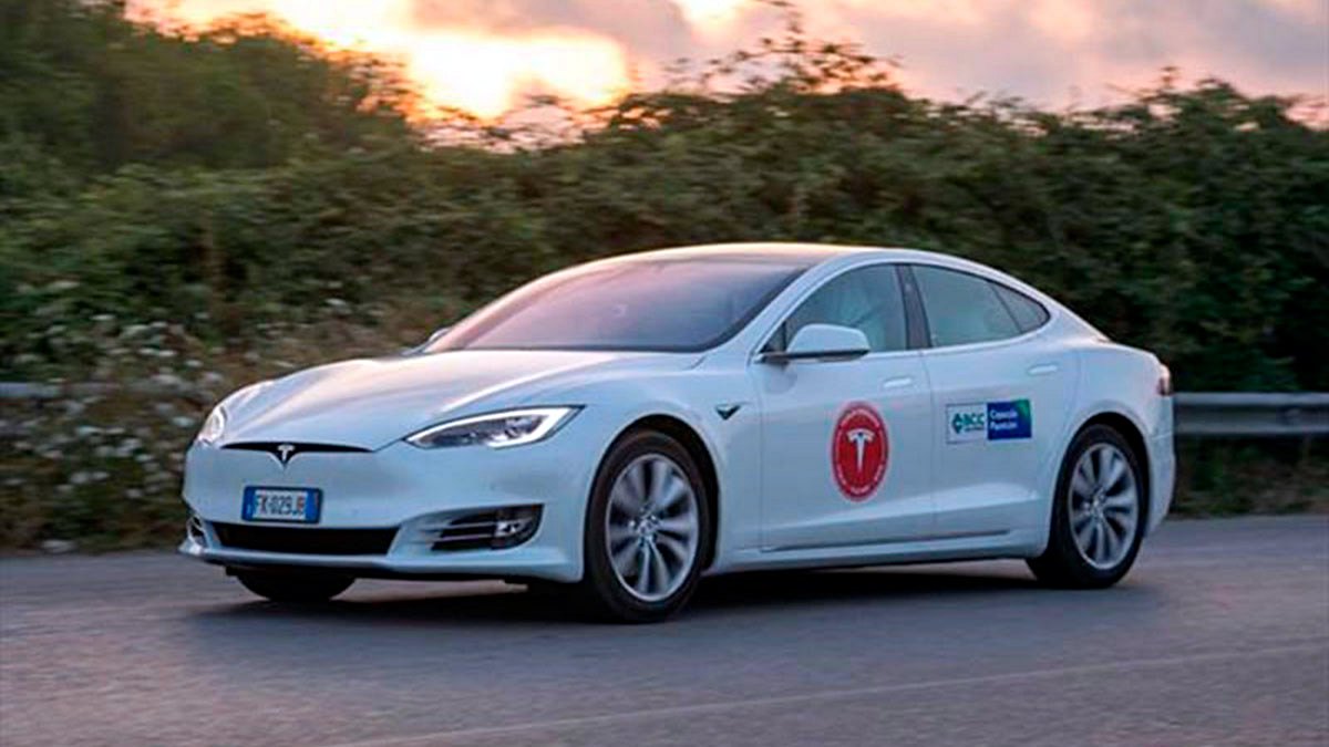 Tesla Model S establece nuevo récord de autonomía