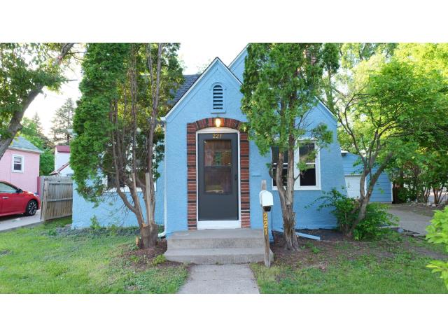221 Annapolis Street W Saint Paul MN 55118