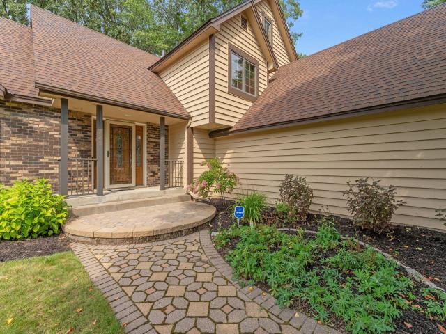 1445 Arden Oaks Drive Saint Paul MN 55112 - MLS# 6658142