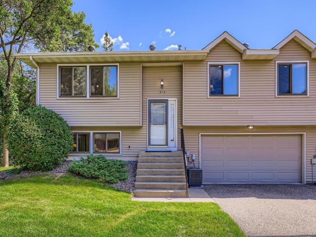 810 Sherwood Road Shoreview MN 55126 - MLS# 6688540
