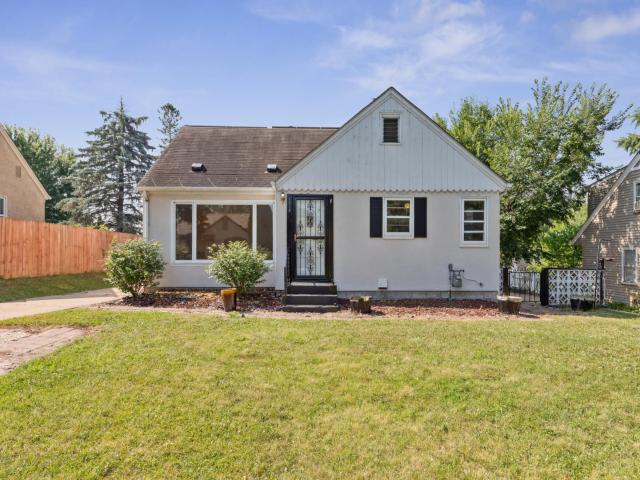 1212 Lealand Road E Saint Paul MN 55109 - MLS# 6705376