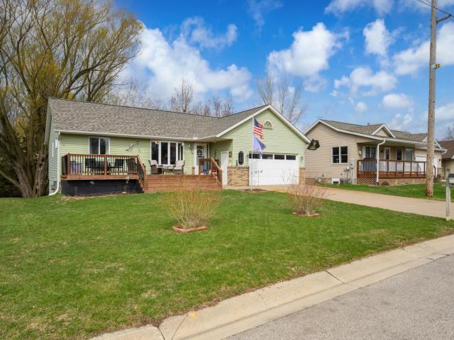 370 7th Street SW Plainview MN 55964