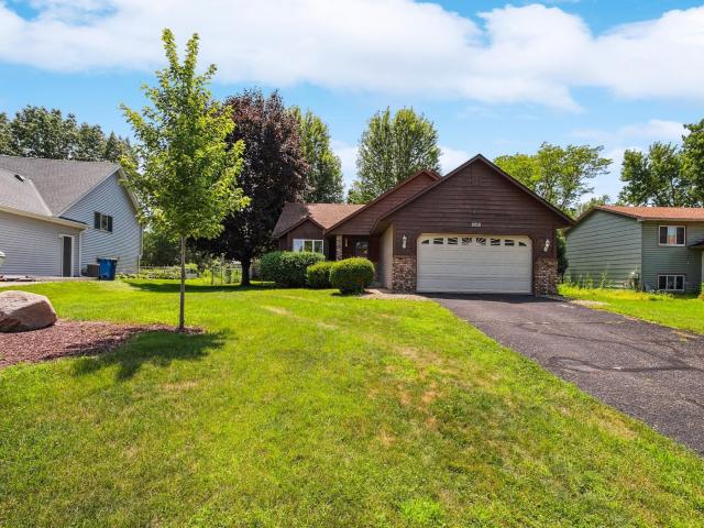 2010 Heritage Drive Shakopee MN 55379 - MLS# 6706233