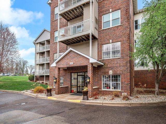 2231 Penn Place Unit 122 Saint Paul MN 55109 - MLS# 6709939