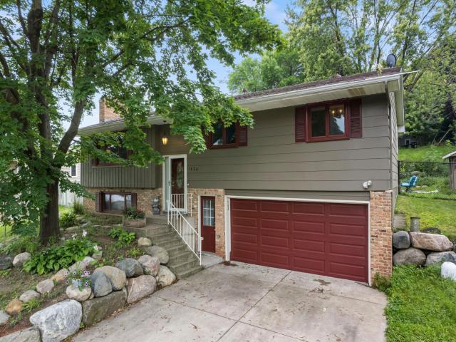 1424 18th Avenue NW Saint Paul MN 55112 - MLS# 6720311