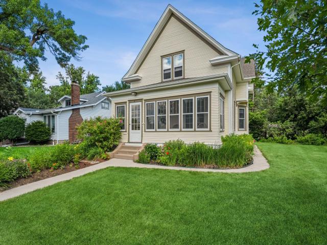 1222 E Como Boulevard Saint Paul MN 55117 - MLS# 6737350