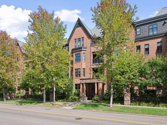 80 Western Avenue N Unit 304 Saint Paul MN 55102 - MLS# 6741527