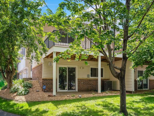 821 Evergreen Circle Burnsville MN 55337 - MLS# 6744328