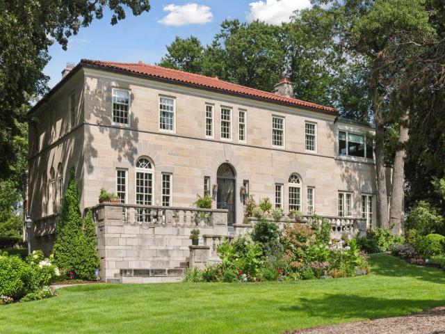2308 W Lake Of The Isles Parkway Minneapolis MN 55405 - MLS# 6744570