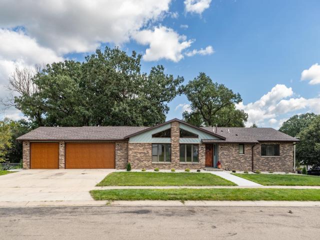 2242 2nd Avenue SW Rochester MN 55902 - MLS# 6745124
